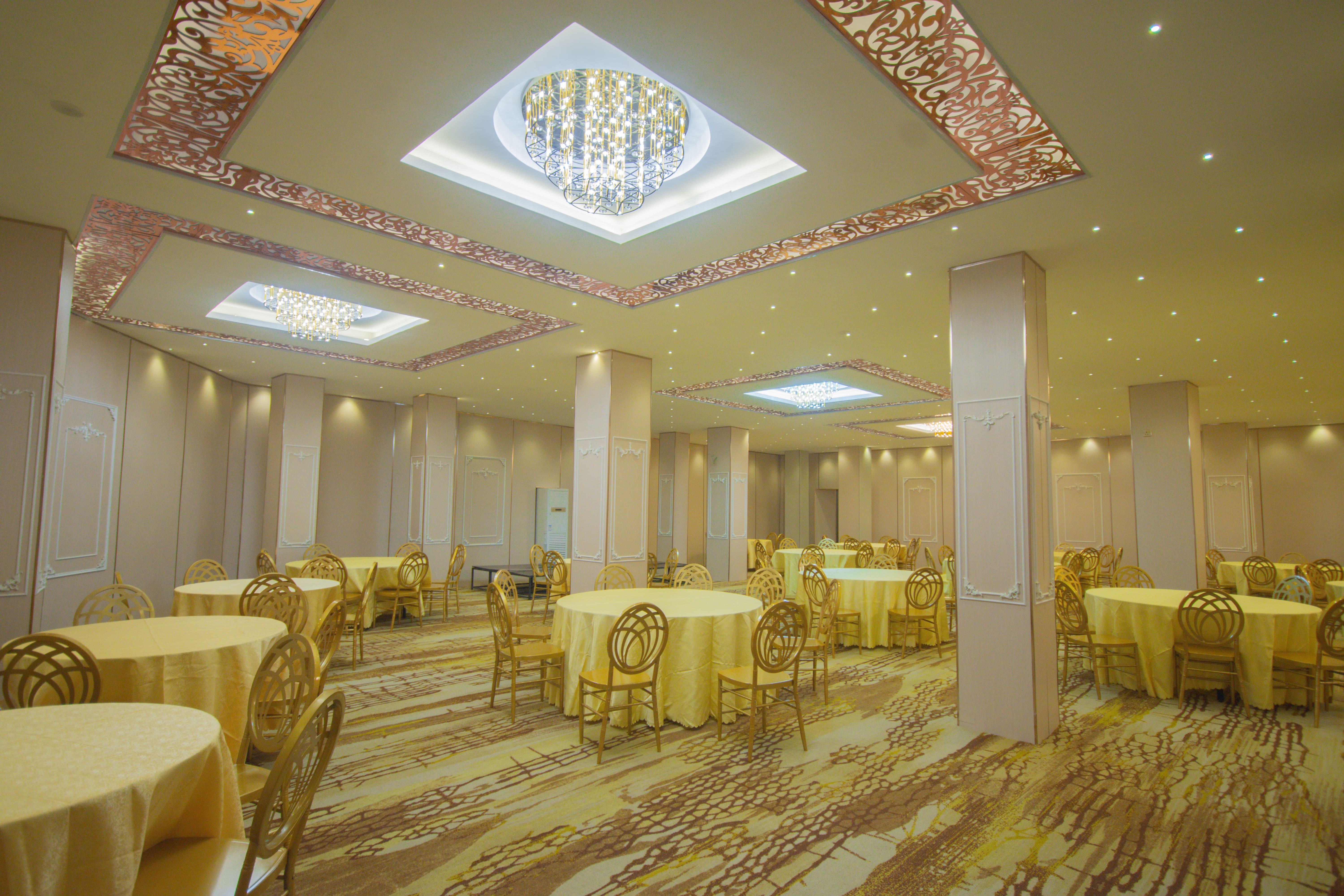 Luxurious Wedding Hall Luxurious Wedding Hall